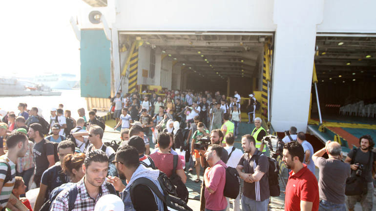 Περισσότεροι από 4.000 πρόσφυγες στο λιμάνι του Πειραιά