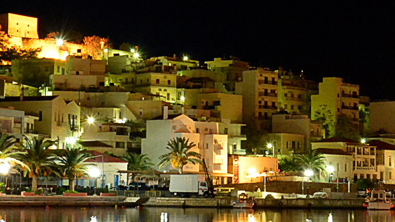 Πρόσκρουση επιβατηγού οχηματαγωγού πλοίου στο λιμάνι της Σητείας