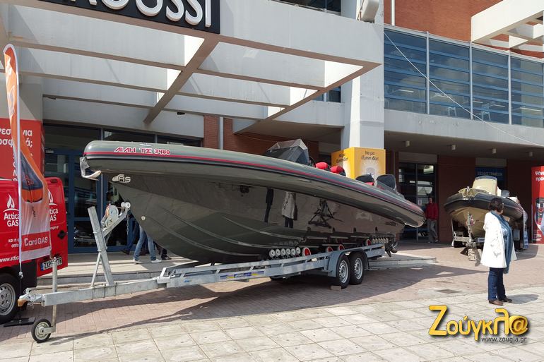 Το μεγαλύτερο σκάφος της έκθεσης μήκους 10 μέτρων το οποίο κατασκευάζεται στην Κρήτη...