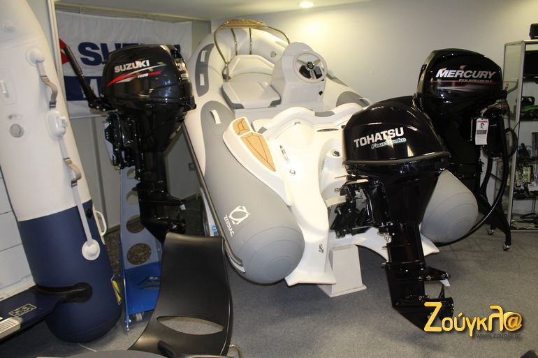 Το σκάφος είναι αυτό. Διαλέγεις κινητήρα και φεύγεις...