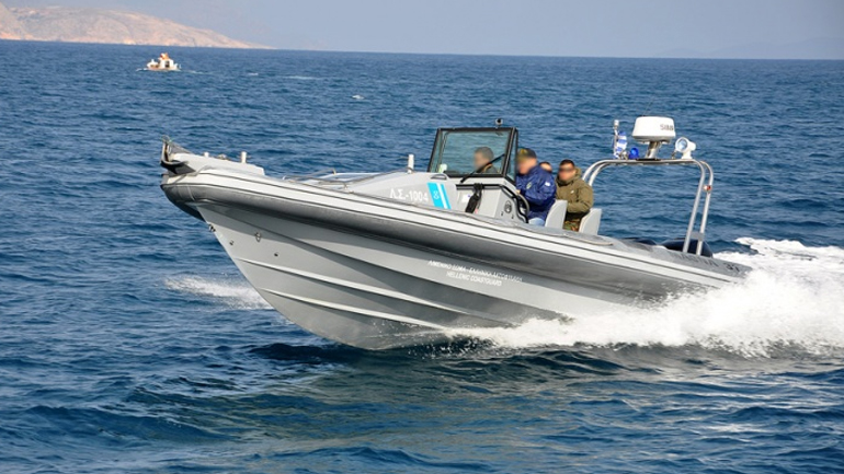 Λιμενικοί της Χίου άνοιξαν πυρ κατά σκάφους Τούρκων διακινητών στις Οινούσσες