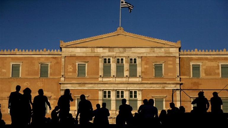 Προβληματισμός στον «ναό της Δημοκρατίας»