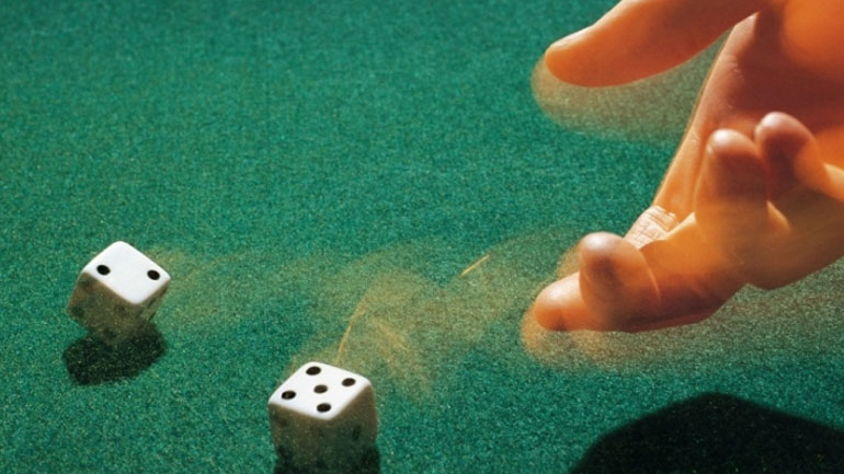 Ηράκλειο: Σύλληψη επτά ατόμων που έπαιζαν ζάρια