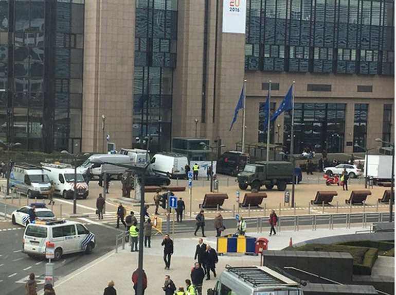 Ισχυρές αστυνομικές δυνάμεις στον σταθμό Schuman
