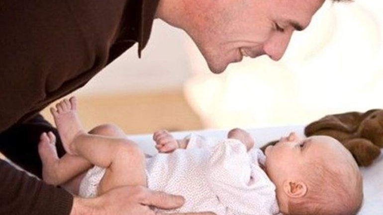 Συμβουλές για να εμπιστευτείτε την επόμενη φορά το μωρό στον μπαμπά του