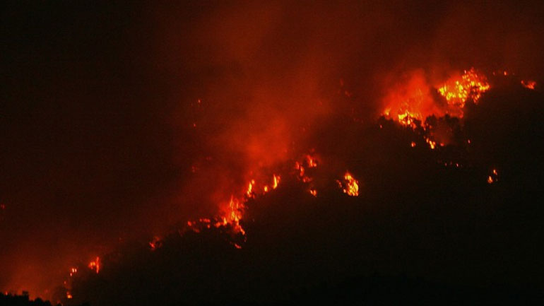 Κρήτη: Δύσκολη νύχτα για την Πυροσβεστική