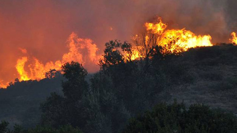 Χανιά: Σε εξέλιξη πυρκαγιά στο Σφηνάρι Κισάμου
