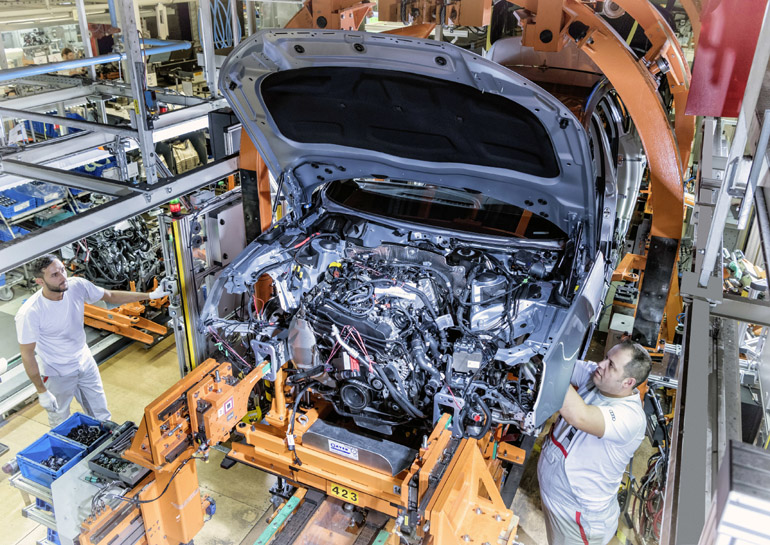 Το εσωτερικό στα σύγχρονα εργοστάσια παραγωγής αυτοκινήτων θυμίζουν... χειρουργεία  