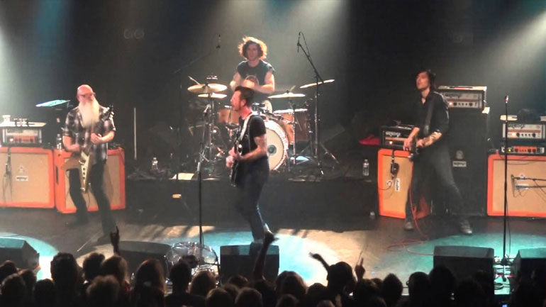 Eagles of Death Metal: Οι επιζώντες του Μπατακλάν στην Αθήνα