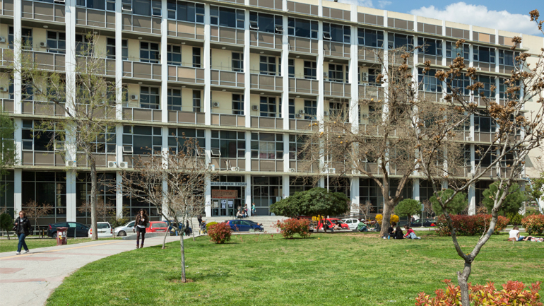 «Καταρρέουν» οι φοιτητικές εστίες του ΑΠΘ