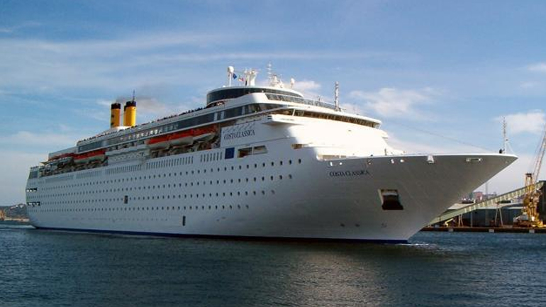 Στο λιμάνι του Βόλου το «Costa Neoclassica»