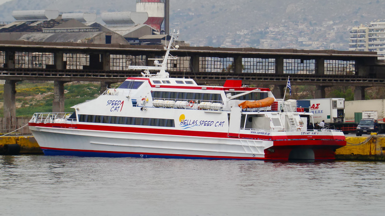 Μηχανική βλάβη στο επιβατηγό Speed Cat 1