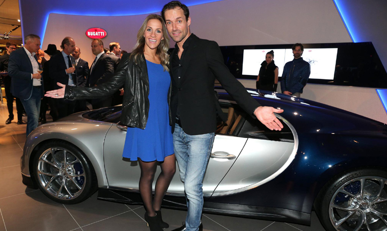 Πλήθος κόσμου στη νέα μπουτίκ της γαλλικής φίρμας