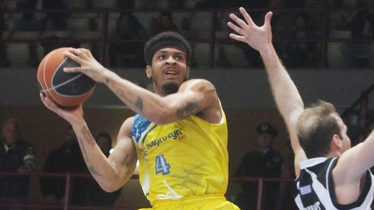 Μια ανάσα από την παραμονή το Λαύριο