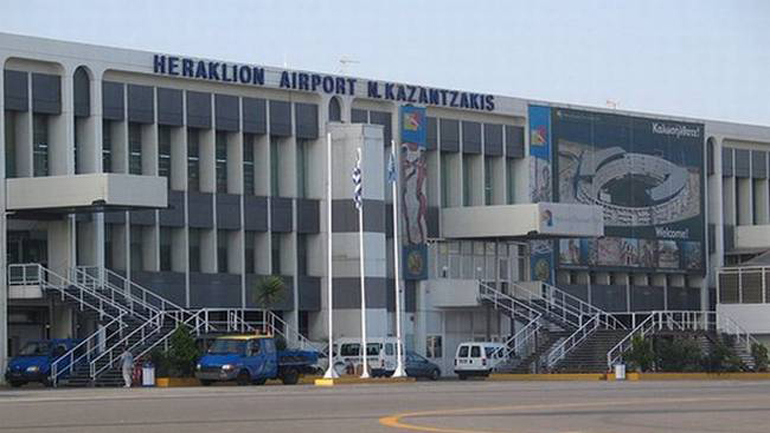 Σύλληψη τριών αλλοδαπών στο Ηράκλειο με πλαστά ταξιδιωτικά έγγραφα Σύλληψη τριών αλλοδαπών στο Ηράκλειο με πλαστά ταξιδιωτικά έγγραφα