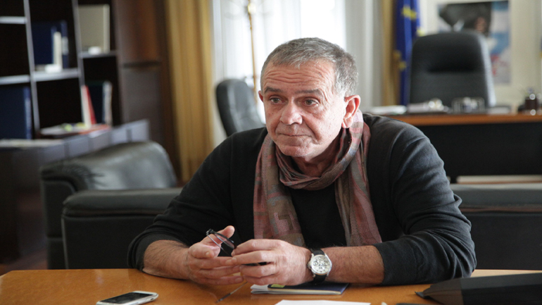 Μουζάλας: Άνοιξε νόμιμος δρόμος για τους πρόσφυγες