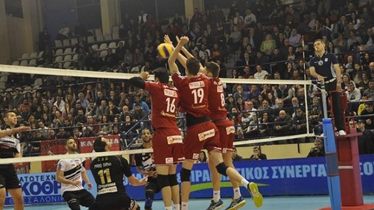 Στον τελικό ο Ολυμπιακός, 3-2 σετ με ανατροπή τον ΠΑΟΚ