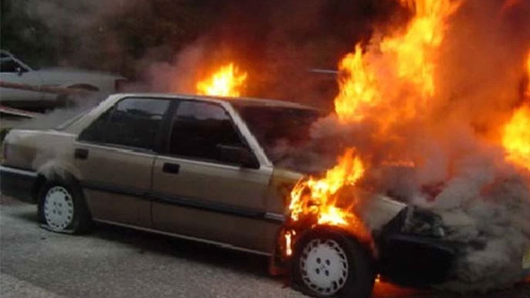 Τύρναβος: Αναστάτωση από εμπρησμό σε αυτοκίνητο