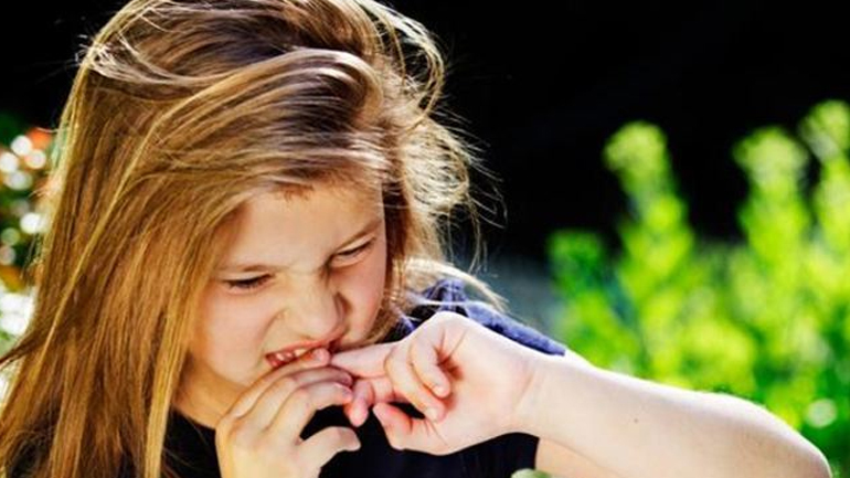 Τι να κάνετε όταν το παιδί σας τρώει τα νύχια του;