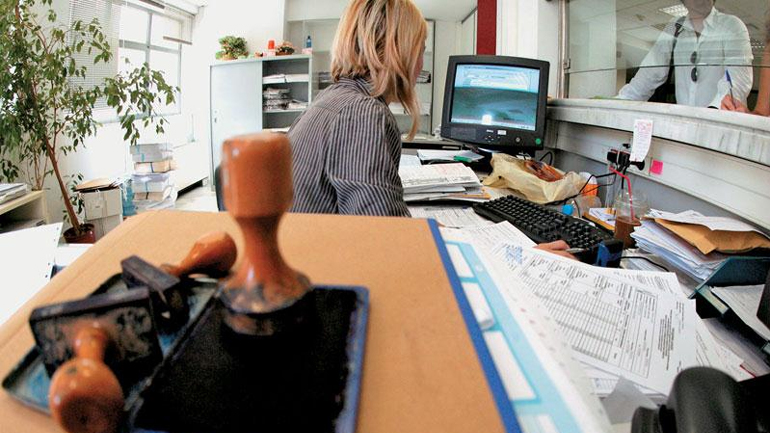 Συνεχίζεται η απεργία-αποχή των δημοσίων υπαλλήλων