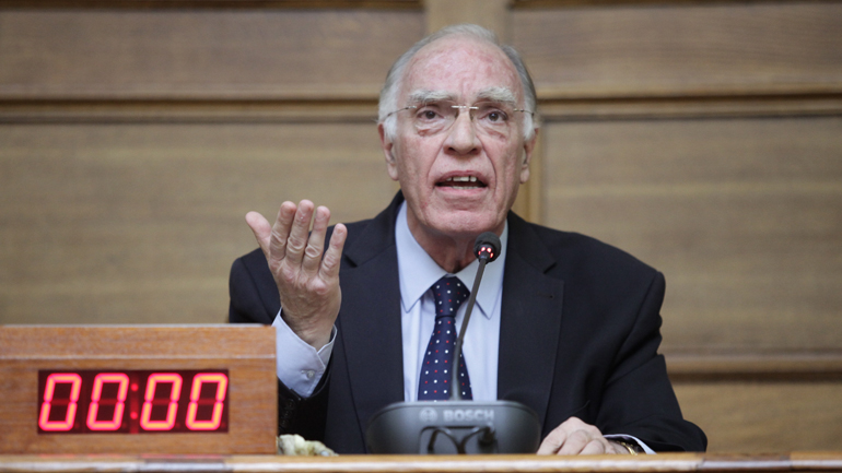 Λεβέντης: Ο Τσίπρας εκβιάζει τους βουλευτές του για να ψηφίσουν τα σκληρά μέτρα, με εκλογές