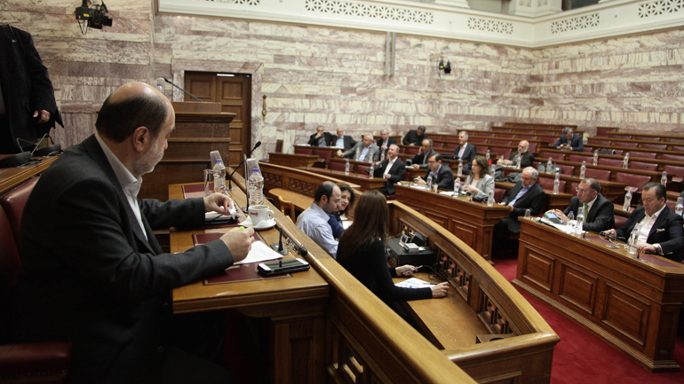 Ένταση στην Επιτροπή Οικονομικών Υποθέσεων-Αποχώρηση Δημ. Συμπαράταξης