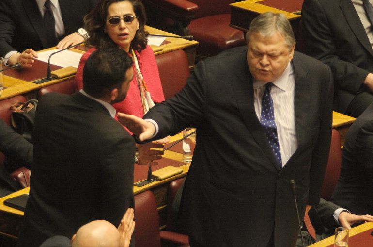 Εξοργισμένος και εκτός ορίων ο Βενιζέλος