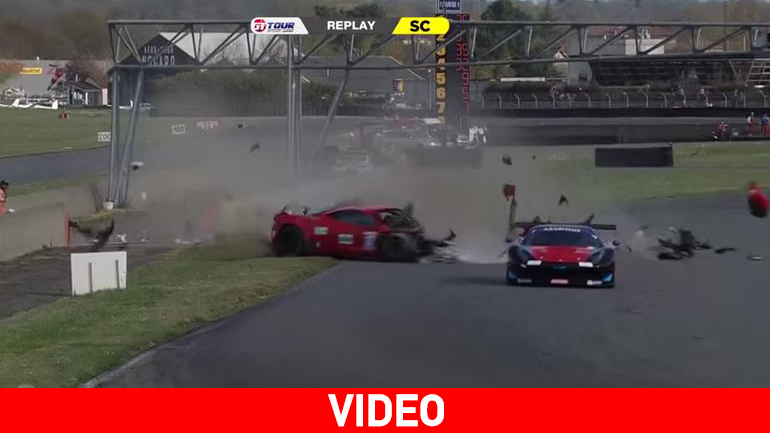 Ferrari διαλύεται σε αγώνα, σώος ο οδηγός