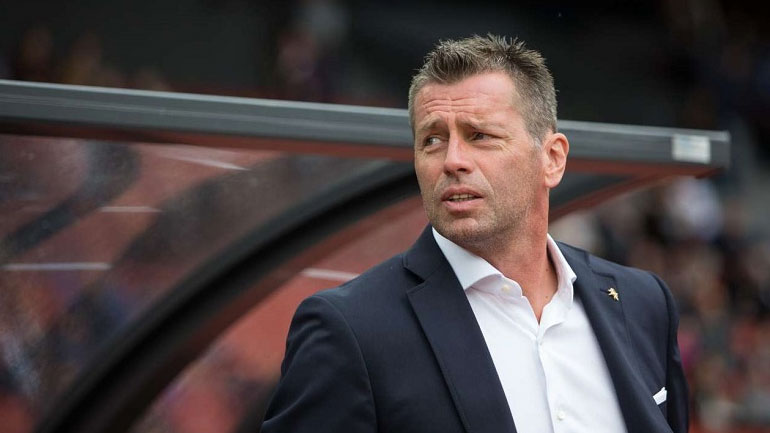 ΕΠΟ: Συνάντηση Σκίμπε με τους τεχνικούς της Super League