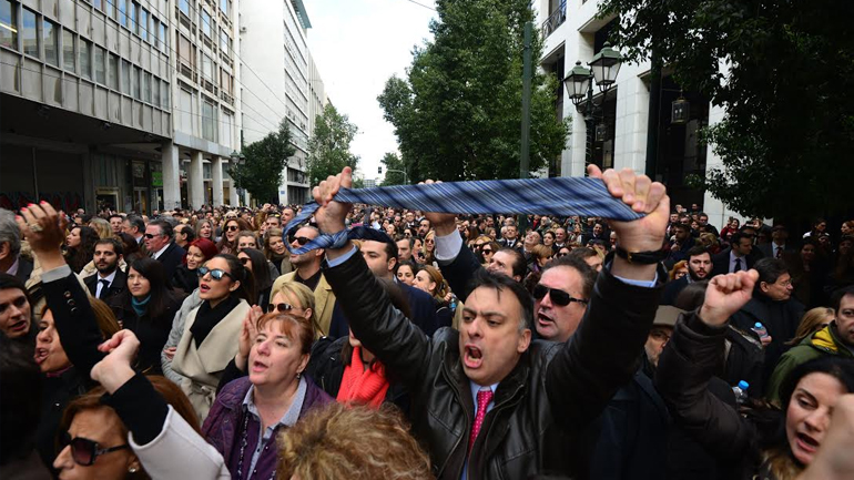 Δικηγόροι: Προτάσεις για καταλήψεις κτηρίων και συλλαλητήριο έξω από το «Χίλτον» με γραβάτες και ταγιέρ
