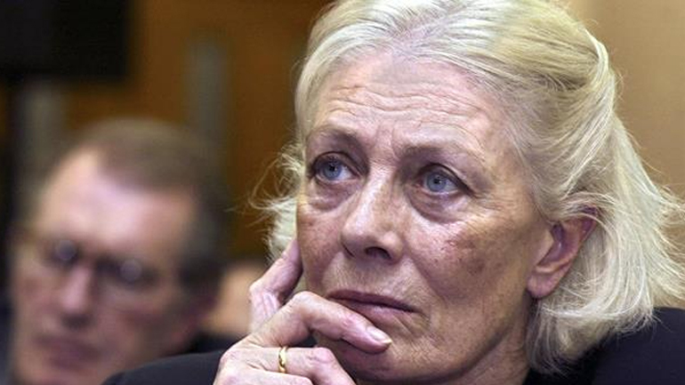 Δίπλα στους πρόσφυγες του Πειραιά η Βανέσα Ρεντγκρέιβ