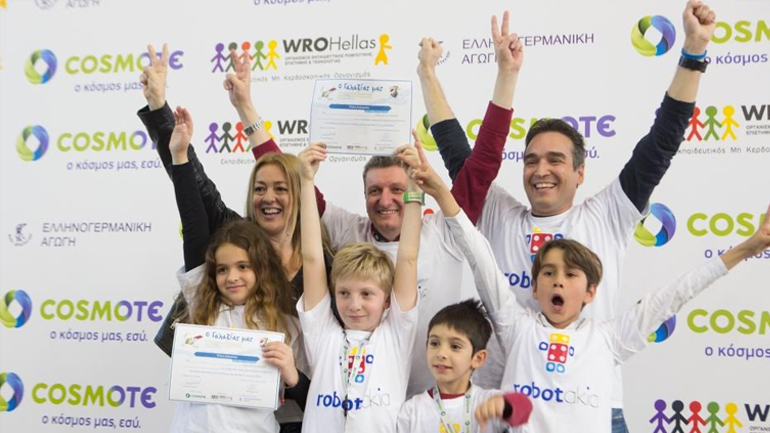 Η ομάδα Robotakia - νικητές του 2ου Πανελλήνιου Διαγωνισμού Εκπαιδευτικής Ρομποτικής