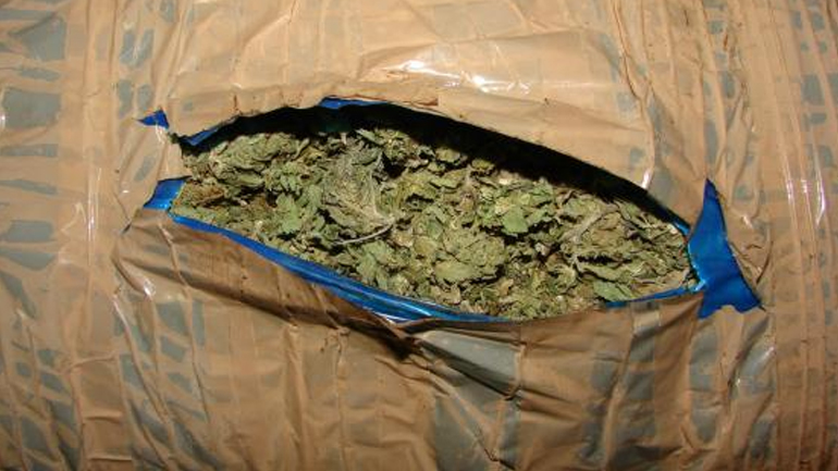 Μετέφερε με λεωφορείο 20 κιλά χασίς από την Αλβανία