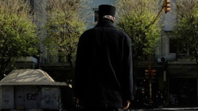 Χανιά: «Άφεση αμαρτιών» στον ιερέα για τις άσεμνες χειρονομίες στην κοπέλα