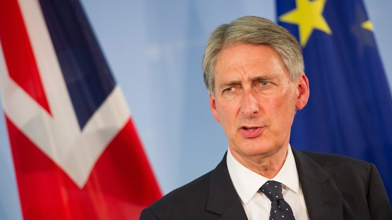 «Όχι» του Βρετανού ΥΠΕΞ στην πρόταση Άσαντ για κυβέρνηση εθνικής ενότητας