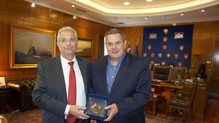 To Kυπριακό στη συνάντηση Καμμένου-Κυπριανού