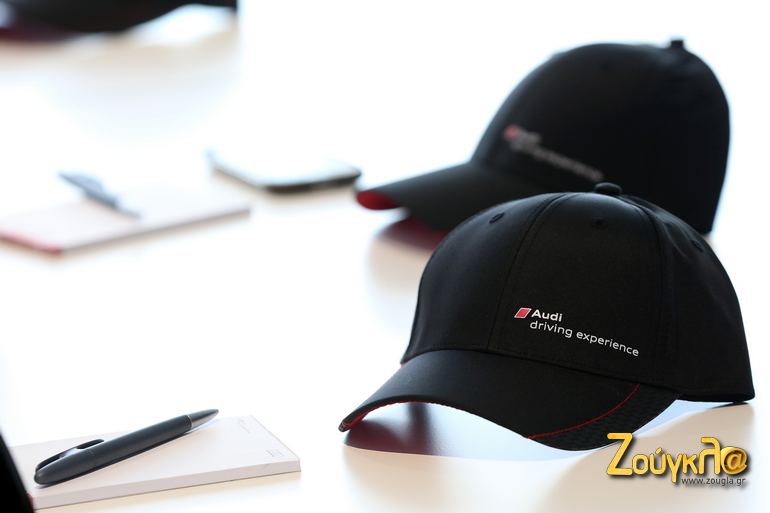 Στυλό για σημειώσεις και συλλεκτικό καπέλο AUDI driving experience...