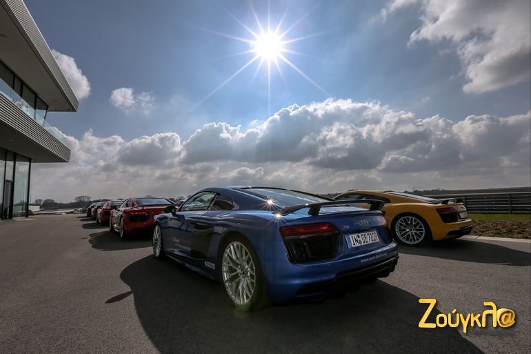 Ιδανικός καιρός για να οδηγήσεις τέρμα γκάζι ένα τόσο ποθητό αυτοκίνητο...