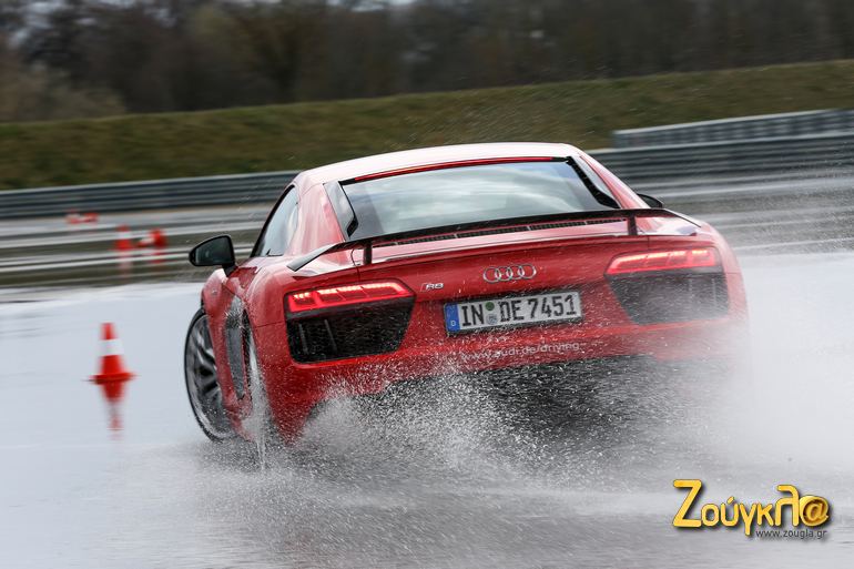 Άμα πιέσεις ένα R8 V10 Plus πάει και λίγο με το... πλάι!