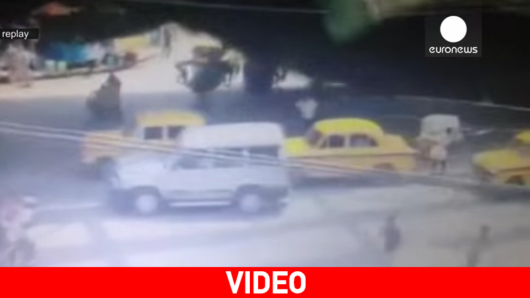 Ινδία: Η στιγμή που κατέρρευσε η ανισόπεδη διάβαση – Αυξάνεται ο αριθμός των νεκρών