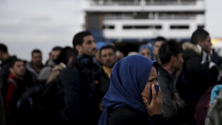 Τρία πλοία με 65 μετανάστες και πρόσφυγες στο λιμάνι του Πειραιά