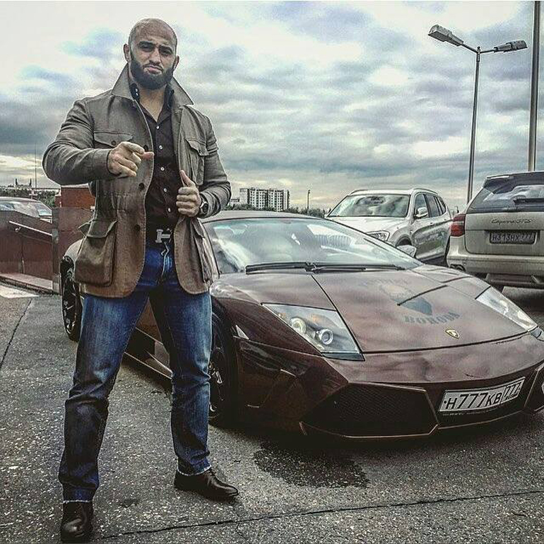 Η Lamborghini με την οποία σκοτώθηκαν οδηγός και συνοδηγός ήταν ιδιοκτησίας του Ρώσου αθλητή Adam 'Boroda' Yandiev...