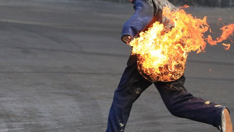 17χρονος πρόσφυγας προσπάθησε να αυτοπυρποληθεί στο Πολύκαστρο