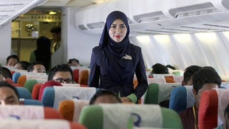 Aεροσυνοδοί της Air France αρνούνται να φορούν μαντίλα όταν θα προσγειώνονται στην Τεχεράνη