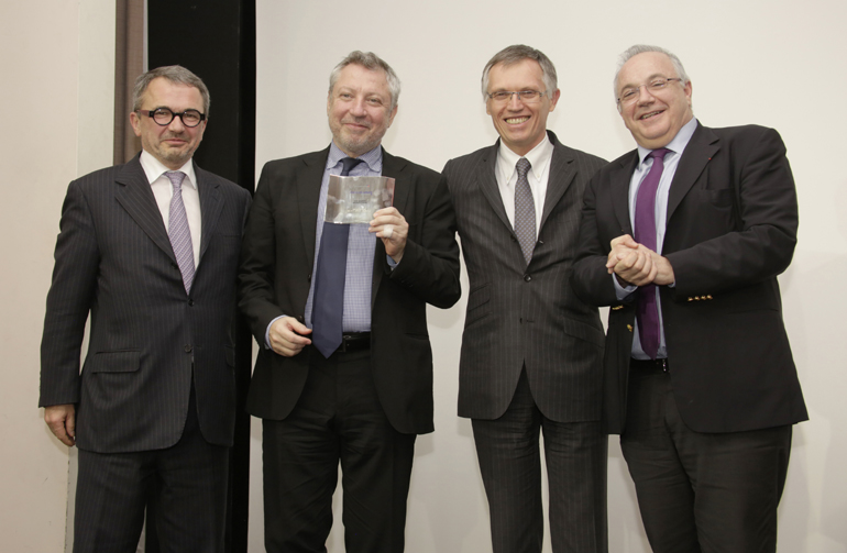 Από αριστερά: Denis Martin (European Operational Director) Πολυχρόνης Συγγελίδης, Carlos Tavares (Πρόεδρος του Ομίλου PSA) και Γιάννης Συγγελίδης...