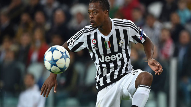 Γιουβέντους: Παραμένει στο Τορίνο ο Εβρά