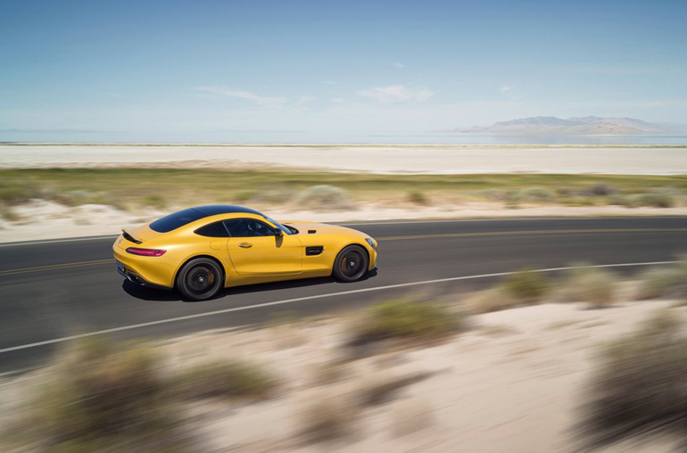 Όταν τα χιλιόμετρα στ κοντέρ ανεβαίνουν σηκώνεται η πίσω αεροτομή...