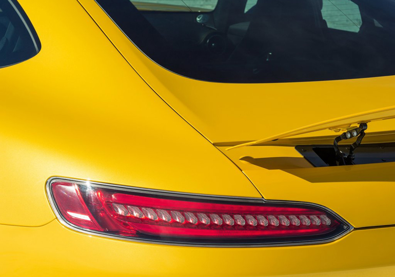 Η ανοιχτή αεροτομή παράγει κάθετη δύναμη όταν τα χιλιόμετρα ανεβαίνουν...