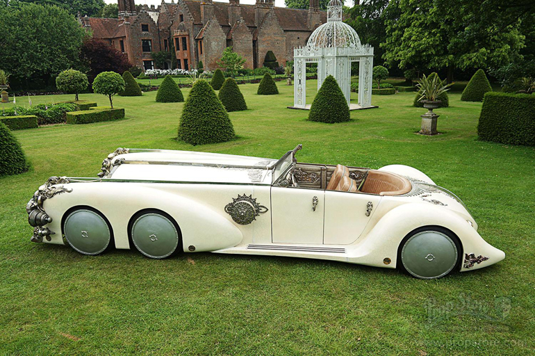 Το μήκος του Spirit of Nemo ξεπερνά τα 7.3 μέτρα....