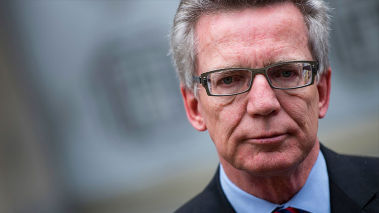 Συμφωνία για την επαναπροώθηση μεταναστών στην Αφρική προτείνει ο Ντε Μεζιέρ